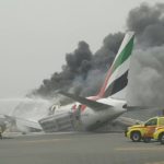 Diyaarad ay leedahay shirkada Fly Emirates oo ku burburtay garoonka diyaaradaha caalamiga ee Dubai