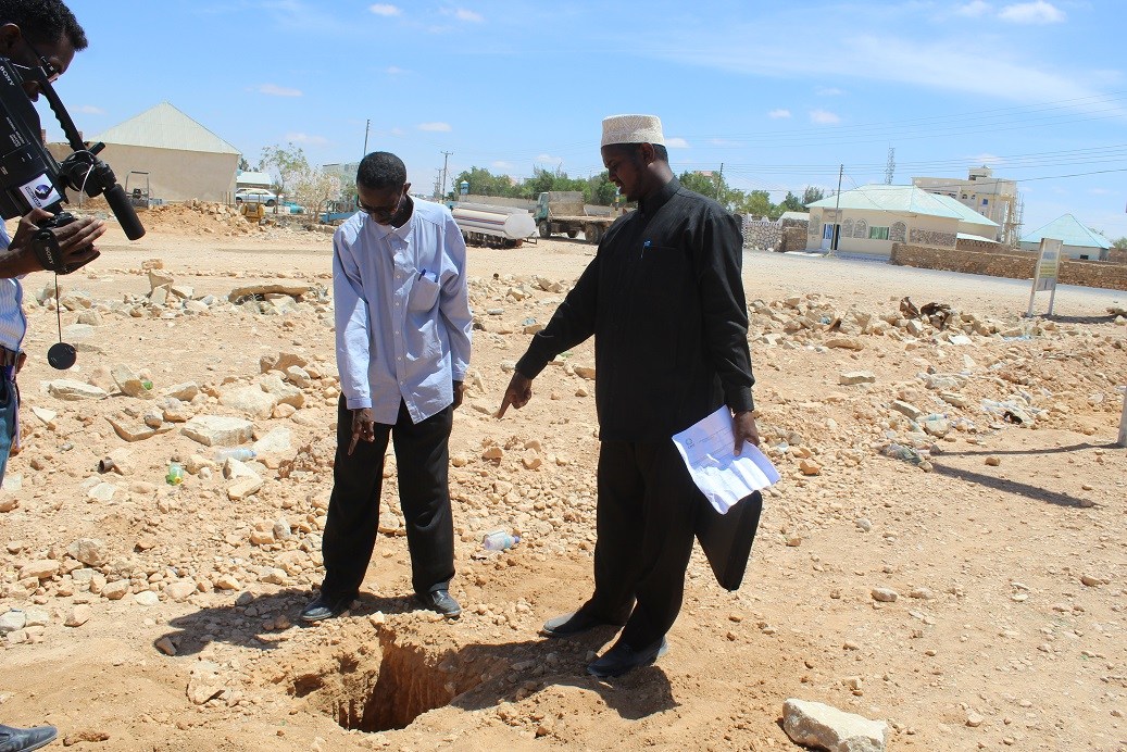 Some members of Garowe local council toured areas from planting work. [Photo Credit: Puntland Post]