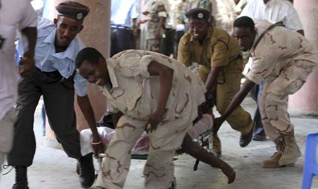 Ciidamadii dhaawacmay loo qaaday isbitaalada kuyaala gudaha Boosaaso. [Photo: Archive]