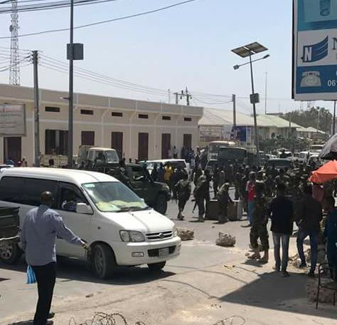 Mutinous Somali forces seize major roads in Mogadishu. [Photo: Twitter]