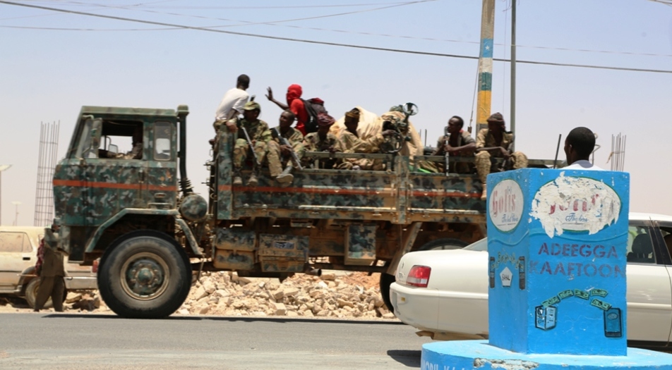 Ciidamada gadoodsan ee Puntland oo ka baxay kantaroolka koonfureed ee Garoowe. [Xigashada Sawirka: Garowe Online]